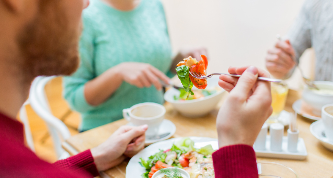 Étiquette 15 Basic Rules For Good Posture At The Table