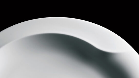 Porcelain: A ceramic material with unique characteristics!