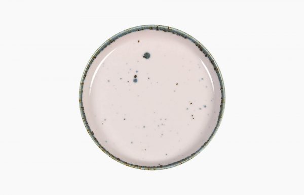 Plate 13cm Flirty. Porcelain plate. Dessert plate. Pink-coloured plate with blue spots (reactive glazes application).