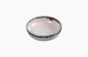 Bowl 6 h2cm Flirty. Porcelain bowl. Multi-purpose bowl, sauce bowl, condiment bowl. Pink-coloured bowl with blue spots (reactive glazes application).