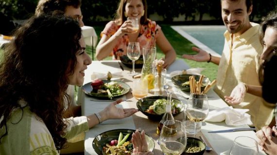 Mesa de Verano: Ligereza, Frescura y Elegancia en la Mesa